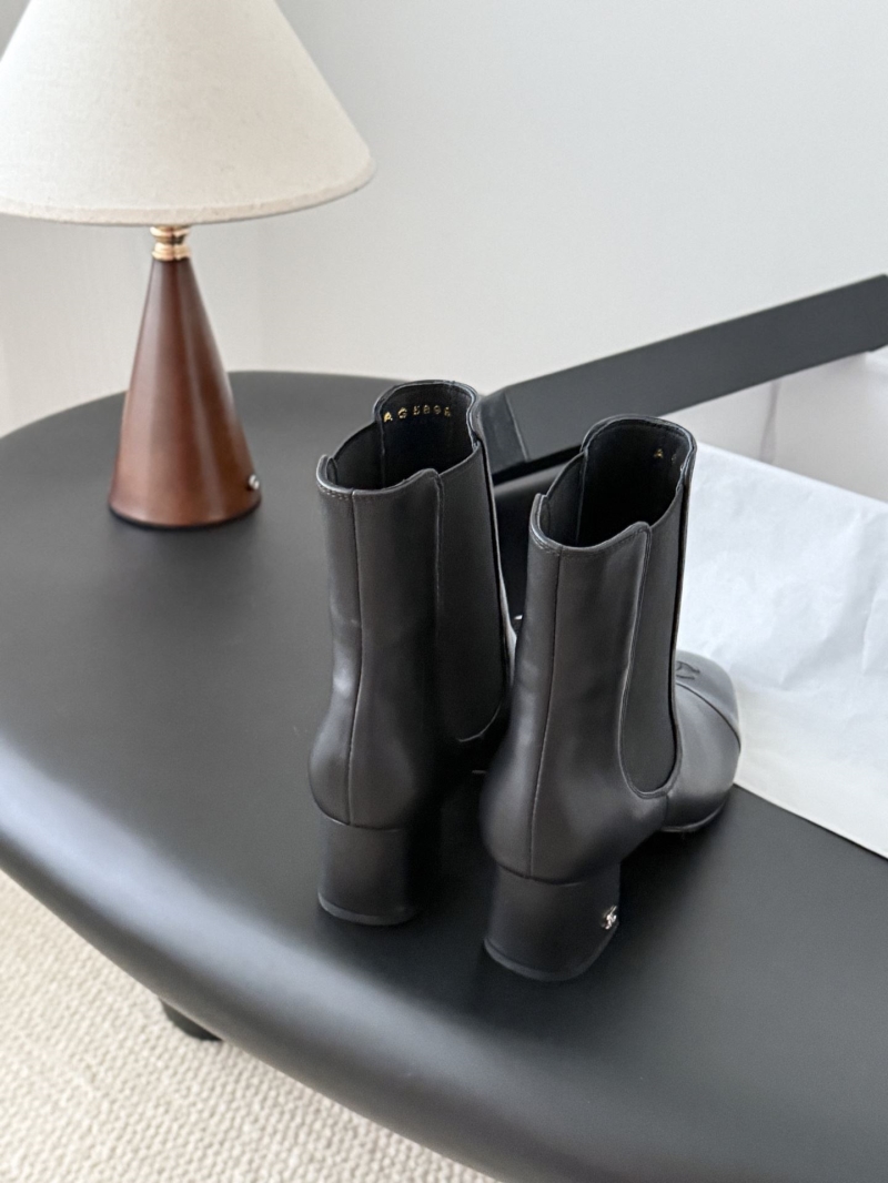 Ch**el boots